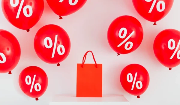 Discount With Bags And Balloons